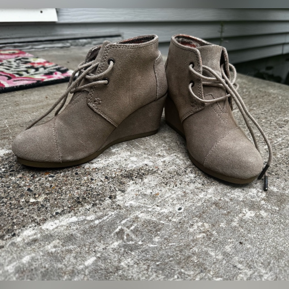 Toms Tan Wedge Shoes
